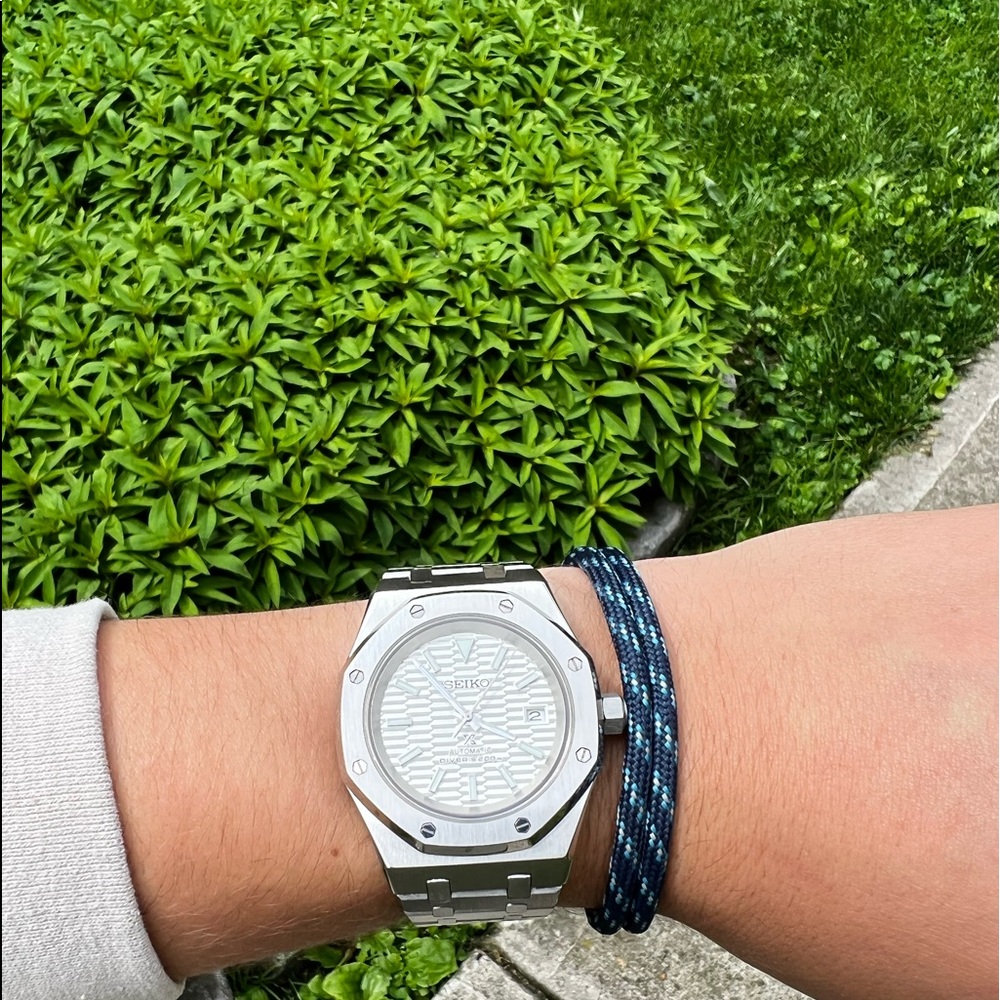Royal homage. seiko mod with Nh35 movement. Stainless steel.
